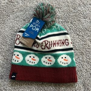 Brooks Run Merry Pom Beanie NWT